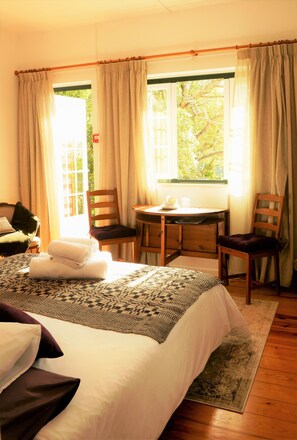 Standard Double or Twin Room | Desk, iron/ironing board, free WiFi, bed sheets - Casa do Valle (Sintra)