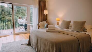 Superior Double or Twin Room, Slope side