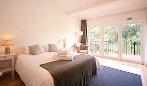 Chambre Supérieure Double ou avec lits jumeaux, côté piste de ski