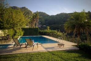 Outdoor pool, open 8:30 AM to 8 PM, sun loungers - Casa do Valle (Sintra)