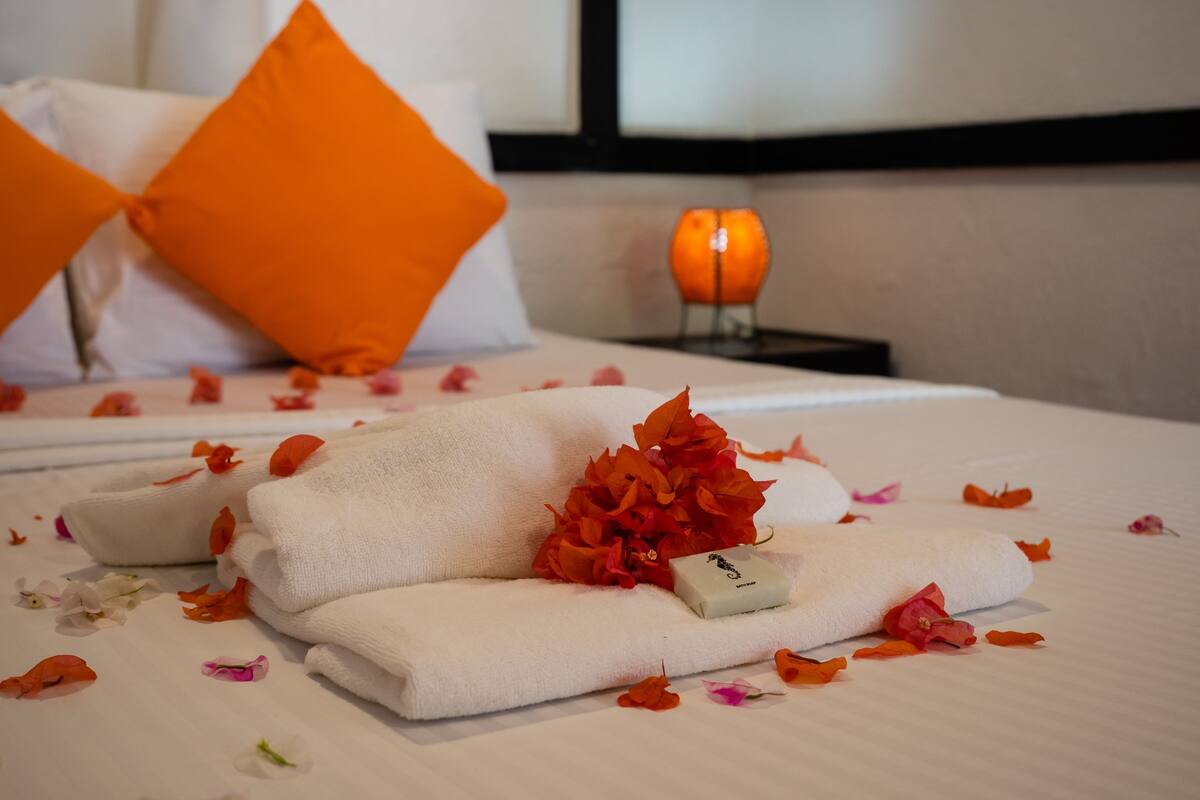 standard double room | in-room safe, soundproofing, free wifi, bed sheets