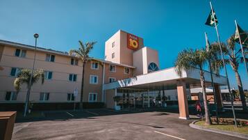 Experience the charm of this hotel, featuring a modern design and a welcoming entrance.