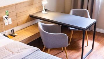 Minibar, in-room safe, individually furnished, desk