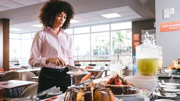 Desayuno continental incluido todos los días