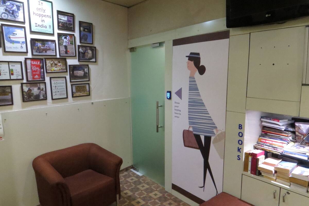 4 Bed Female Dormitory | Lounge