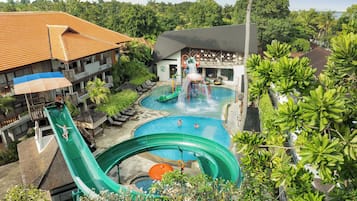 3 outdoor pools, pool umbrellas, pool loungers