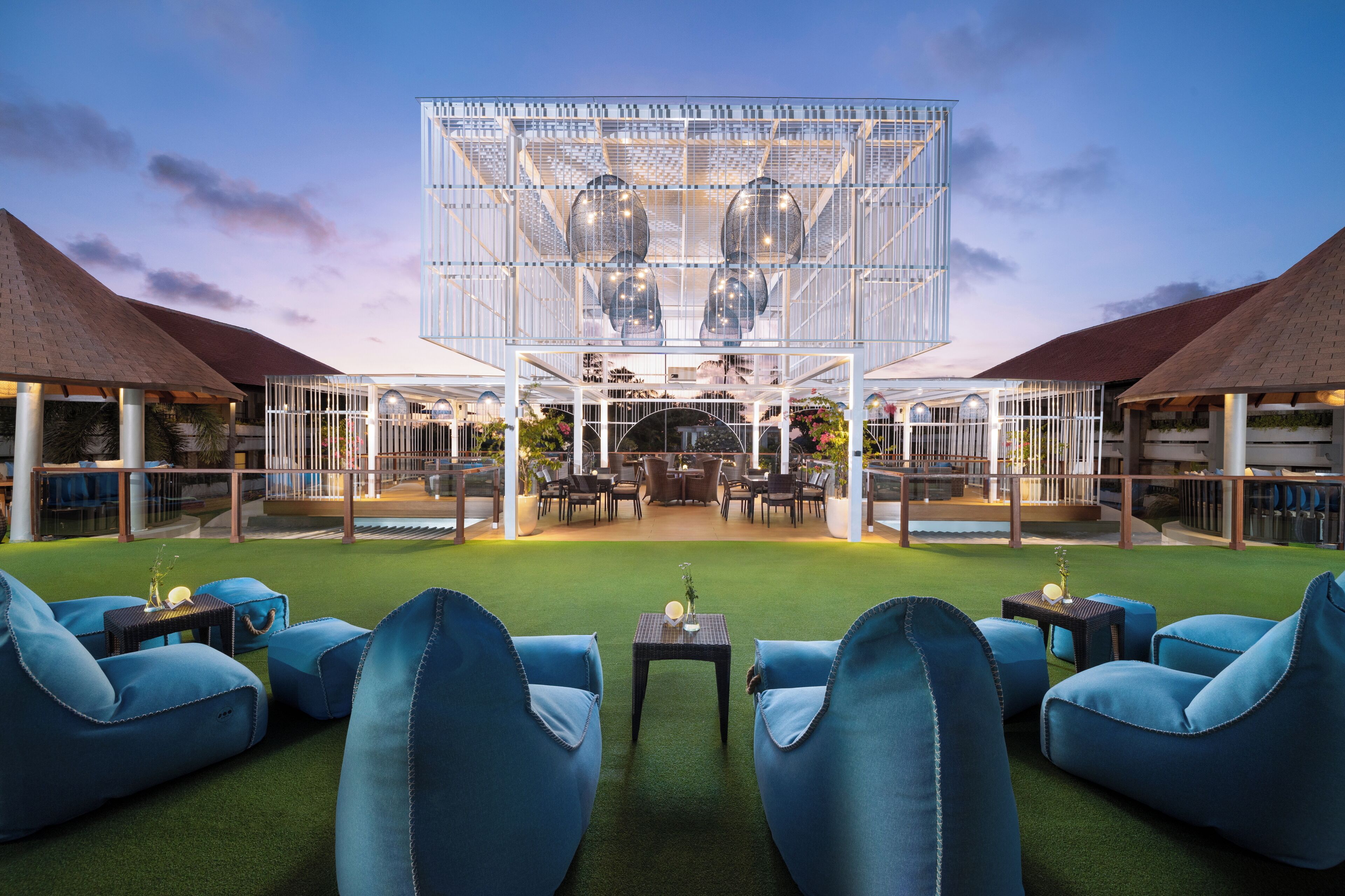 6 間餐廳；供應早餐、午餐、晚餐；創意料理