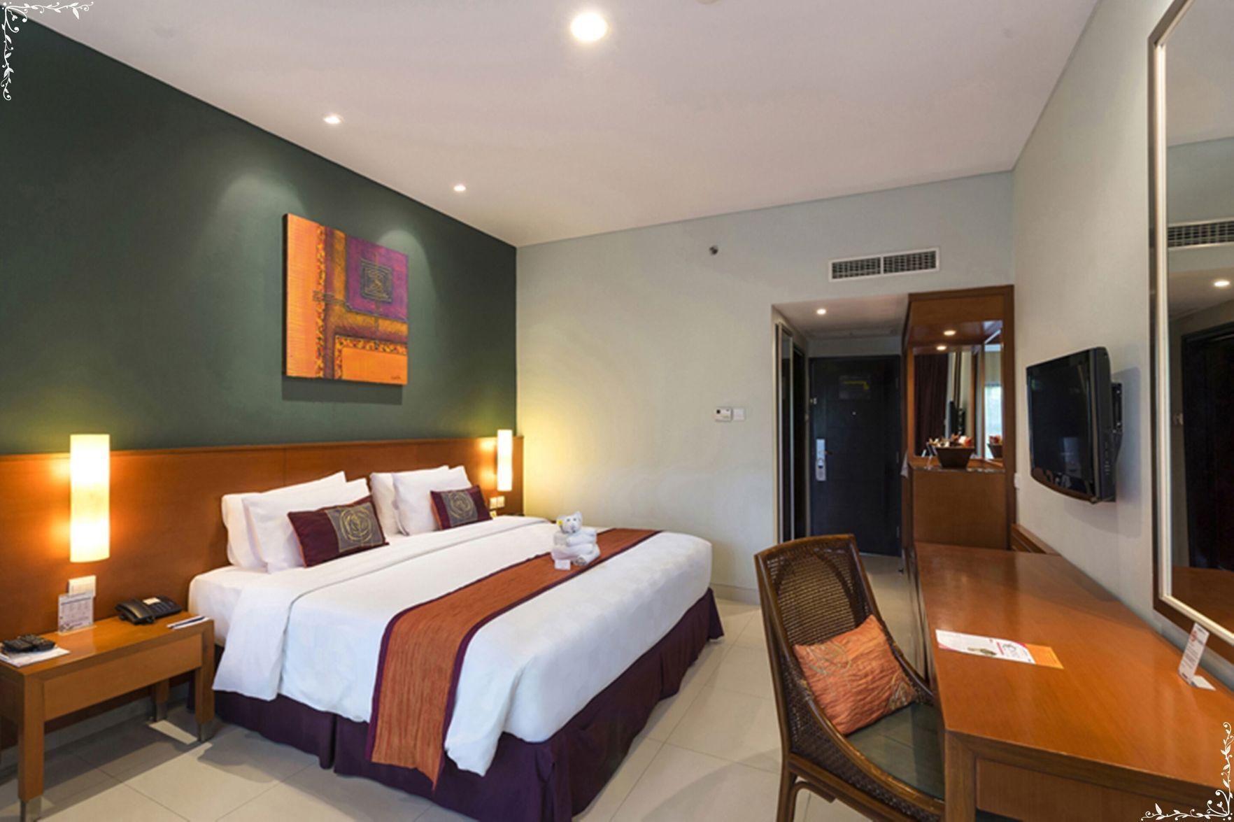 Premium bedding, minibar, in-room safe, individually furnished