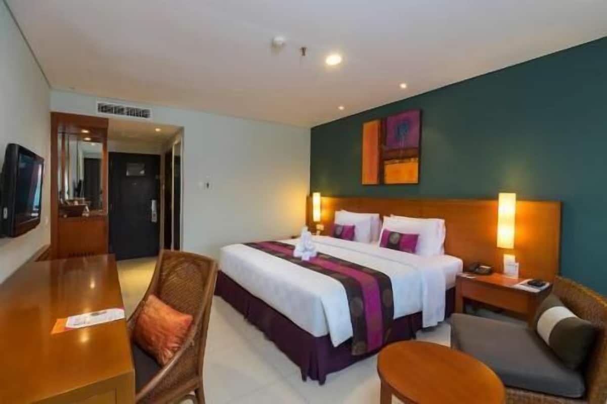 Premium bedding, minibar, in-room safe, individually furnished