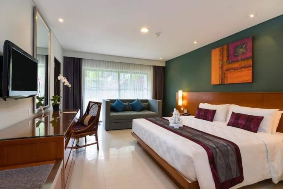 Premium bedding, minibar, in-room safe, individually furnished
