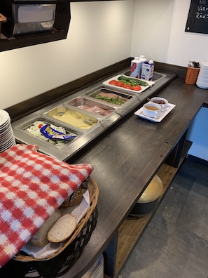 Frühstück, Mittagessen und Abendessen