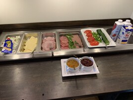 Café da manhã com buffet grátis todos os dias