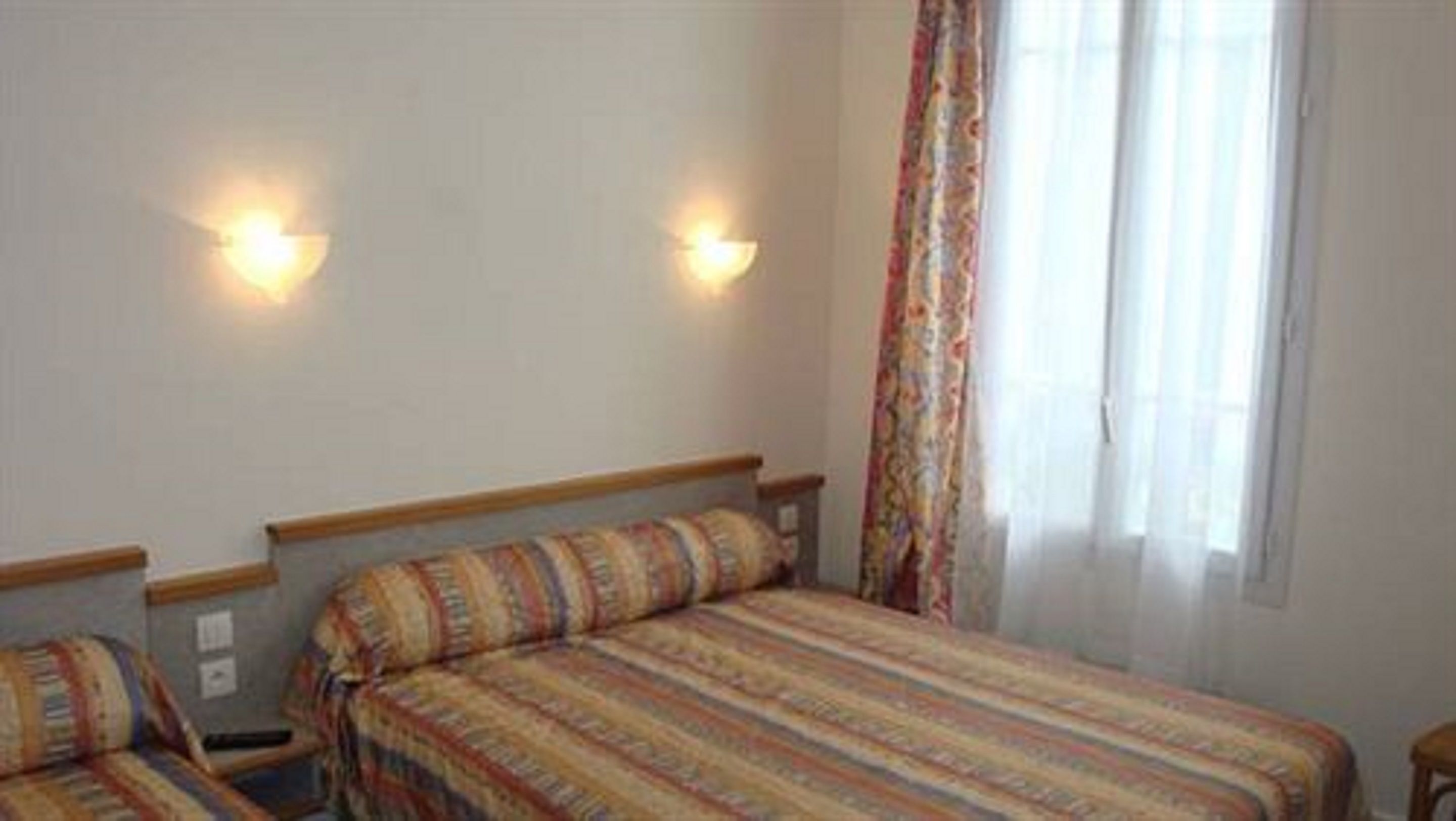 Individually furnished, free WiFi, bed sheets