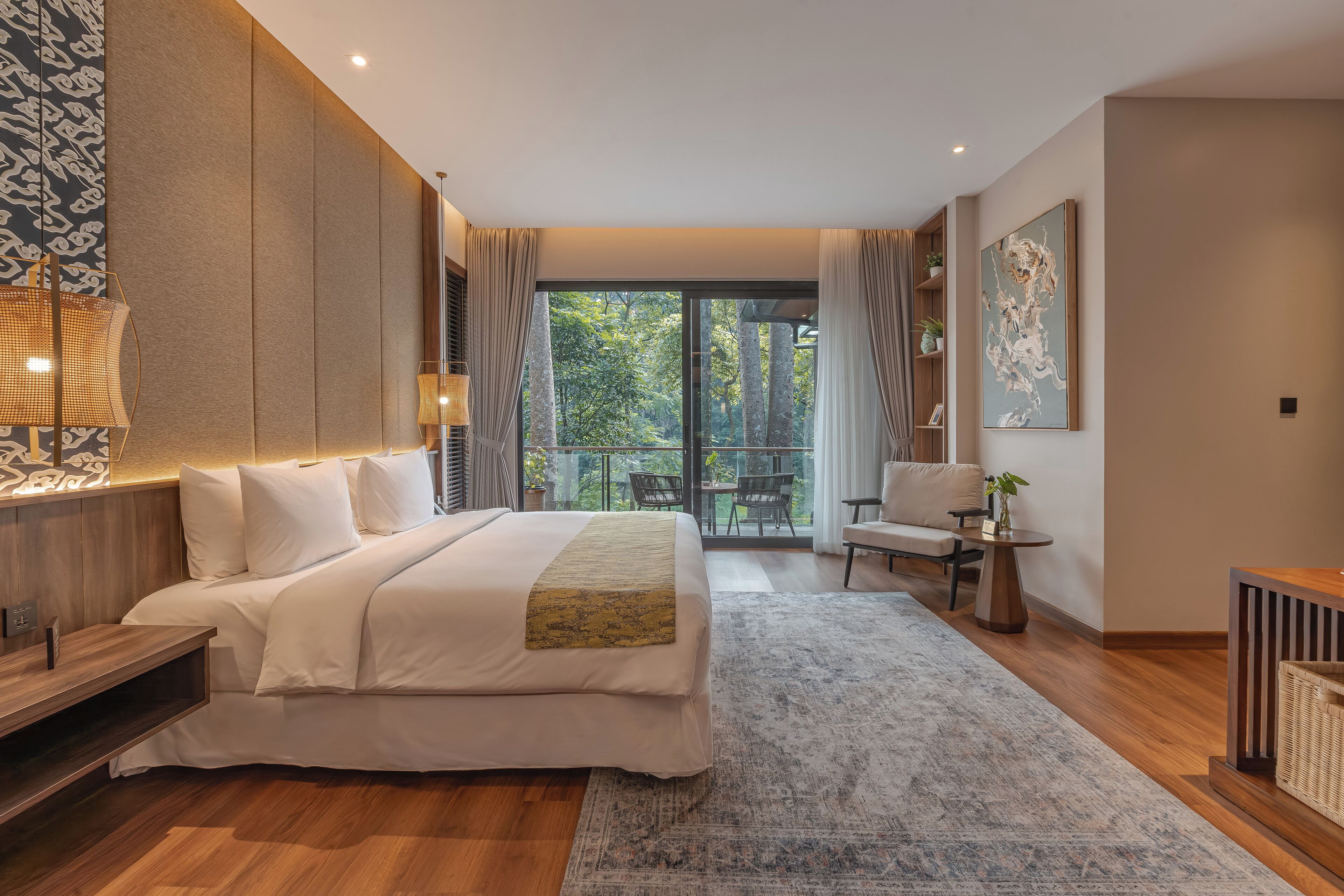 5 Bedrooms Ingrida Residence | Premium bedding, in-room safe, individually decorated