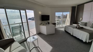 Junior-suite - balkon - havudsigt | 1 soveværelse, gratis Wi-Fi, sengetøj, adgang for kørestole