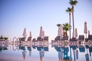 Outdoor pool, pool loungers