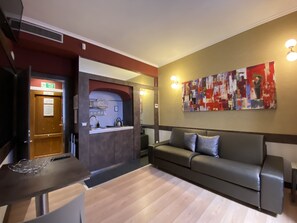 Deluxe Suite | Private kitchenette