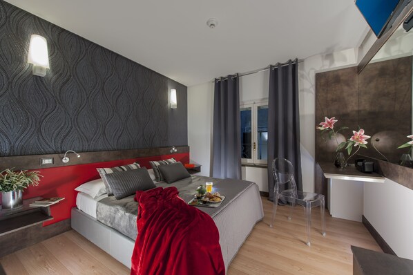 Sängtillbehör av högsta kvalitet och värdeförvaringsskåp på rummet