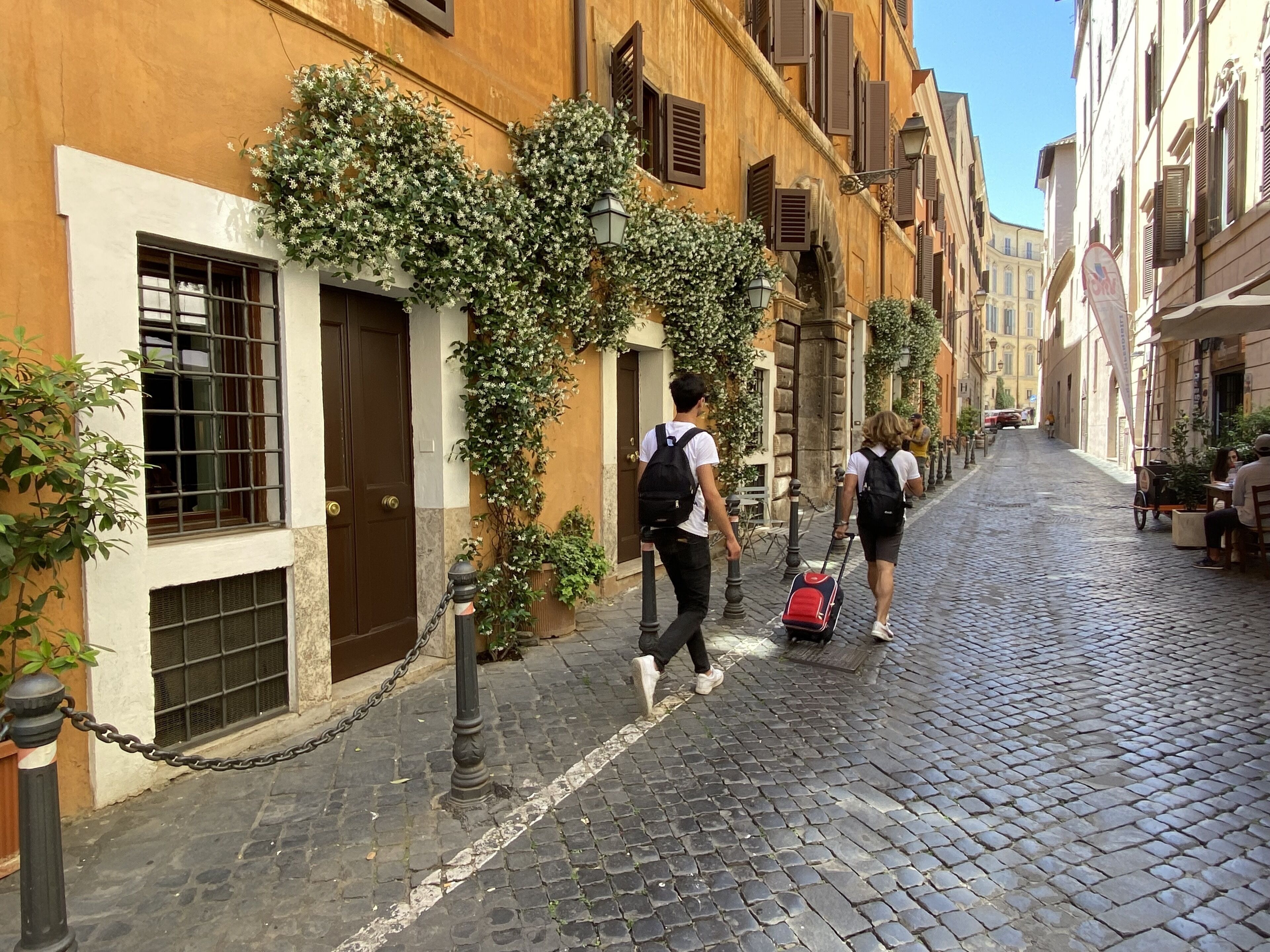 ด้านหน้าที่พัก