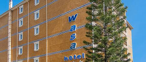 Fassade der Unterkunft – Abend/Nacht