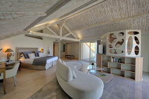 Exclusive Room, 1 King Bed, Smoking, Terrace (Larger Room) | Premium bedding, minibar, in-room safe, desk