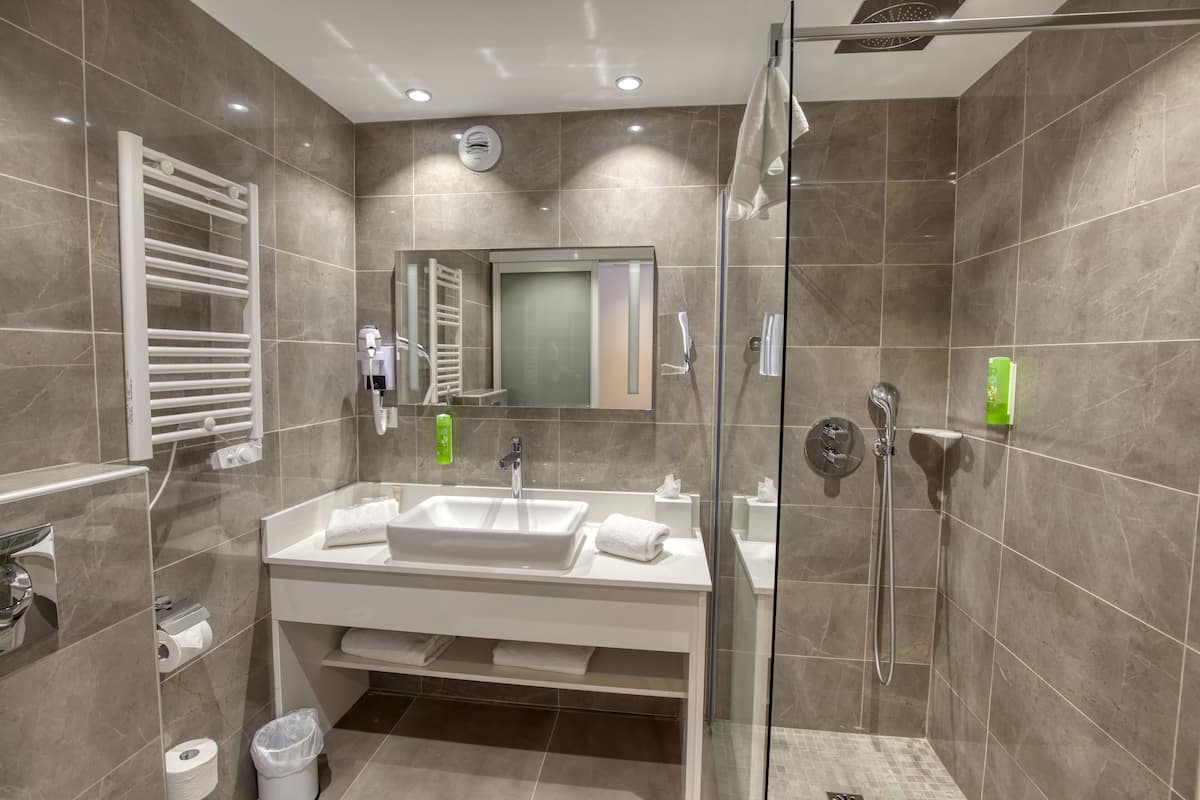 classic room, 1 king bed, terrace (extra bed on request) | bathroom | hair dryer, towels