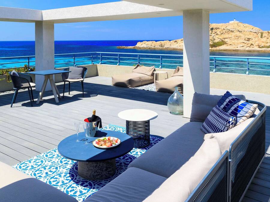 Exclusive-huone, 1 suuri parisänky, terassi (Larger Room) | Parveke