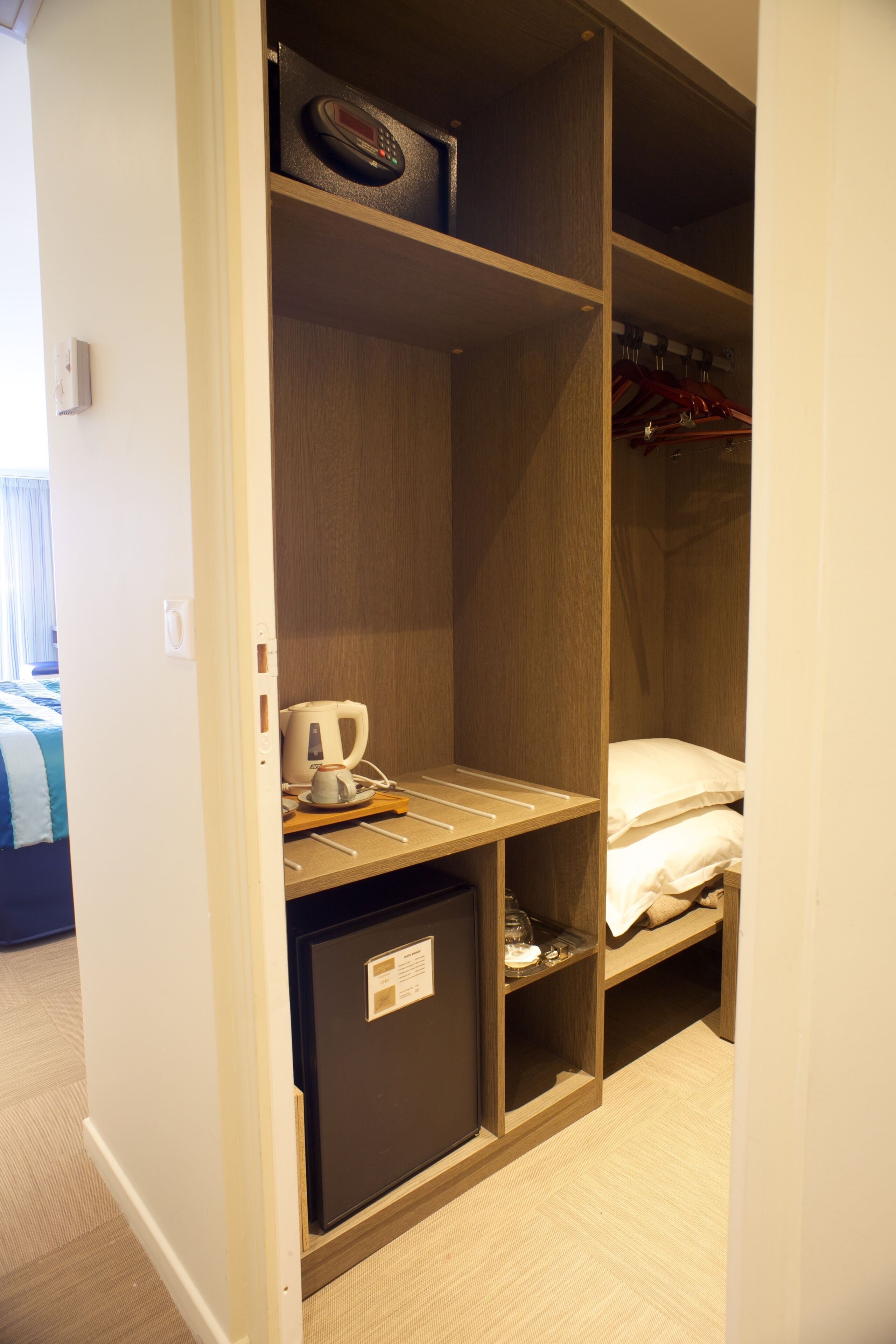 family room, 1 king bed, terrace, sea view (with sofabed) | premium bedding, minibar, in-room safe, desk