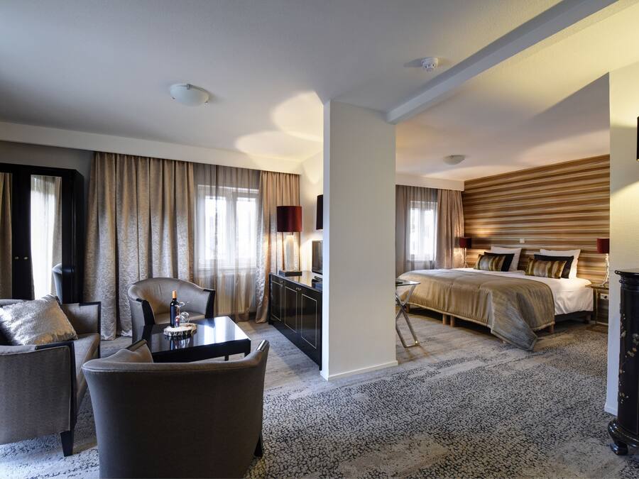Junior Suite (Lovely Cool WOW)
