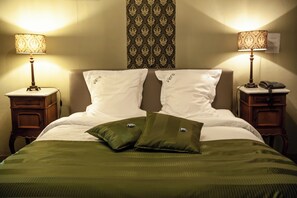 Economy Double Room | 1 bedroom, desk, iron/ironing board, free WiFi - B&B Verdi (Bruges)