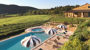 Villa, 2 Bedrooms, 2 Bathrooms | Down comforters, cribs/infant beds, free WiFi, bed sheets