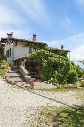 Property grounds - Tuscan Relais Il Serraglio (Montepulciano)