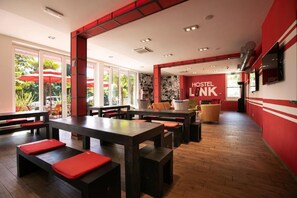 Dining - Hostel Link  (Lovran)