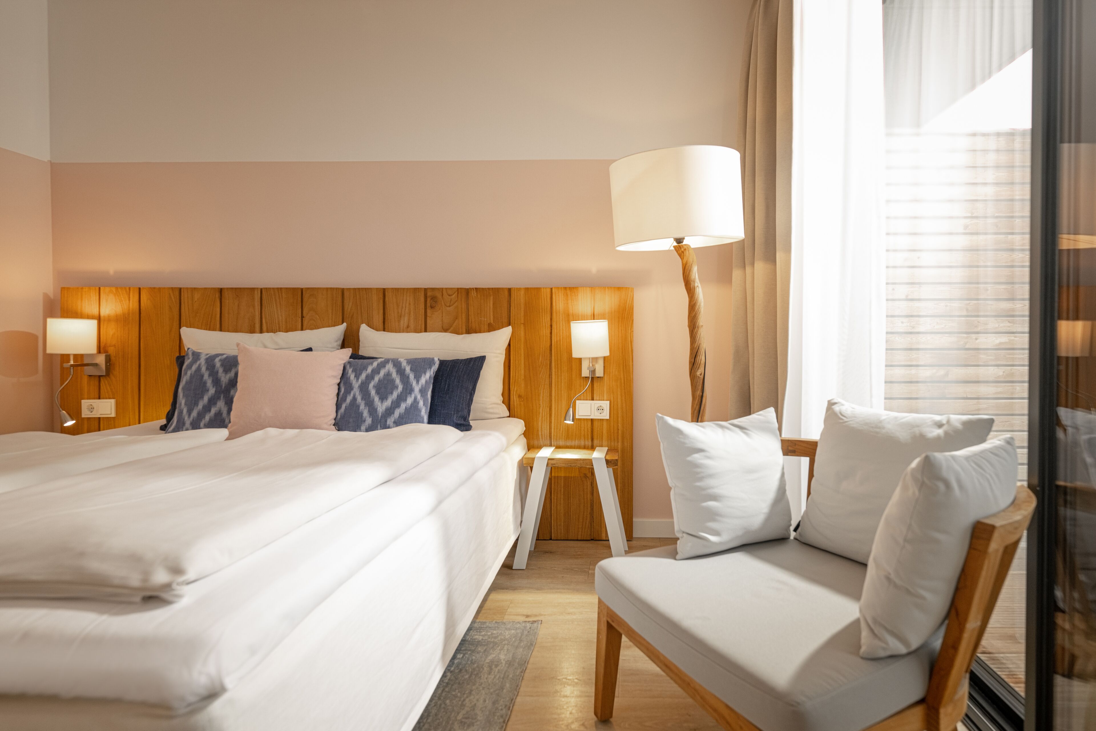 double room | pillow-top beds, in-room safe, desk, blackout curtains