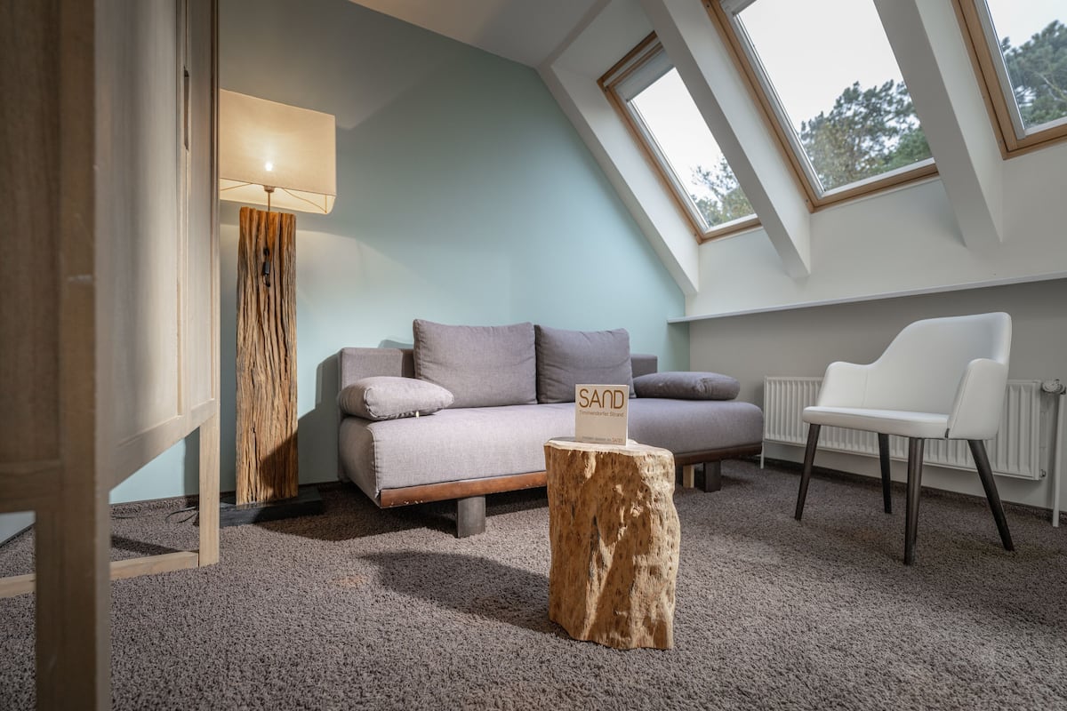 suite | pillow-top beds, in-room safe, desk, blackout curtains