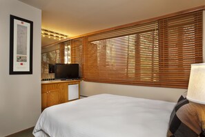 Standard Room | Down comforters, iron/ironing board, free WiFi, bed sheets - Hearthstone House (Aspen)