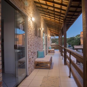 住宿正面 (夜晚)