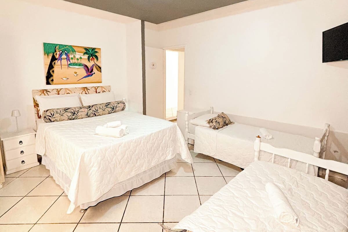 Family Room | Free WiFi, bed sheets