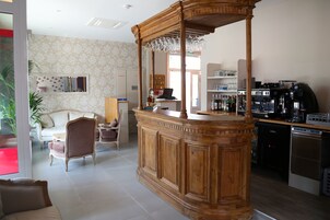 Bar (en la propiedad)