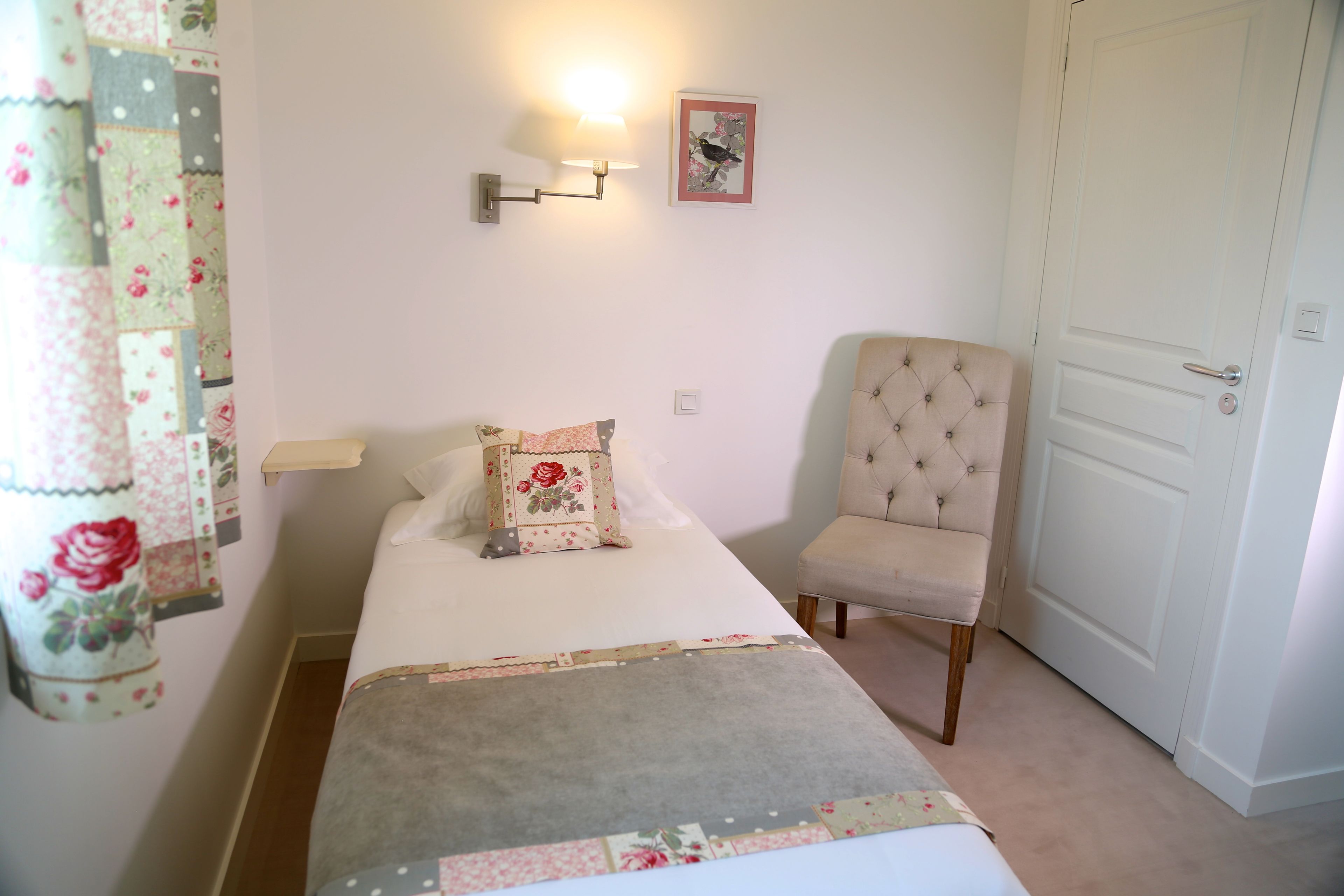 triple room | premium bedding, down duvets, individually decorated, desk