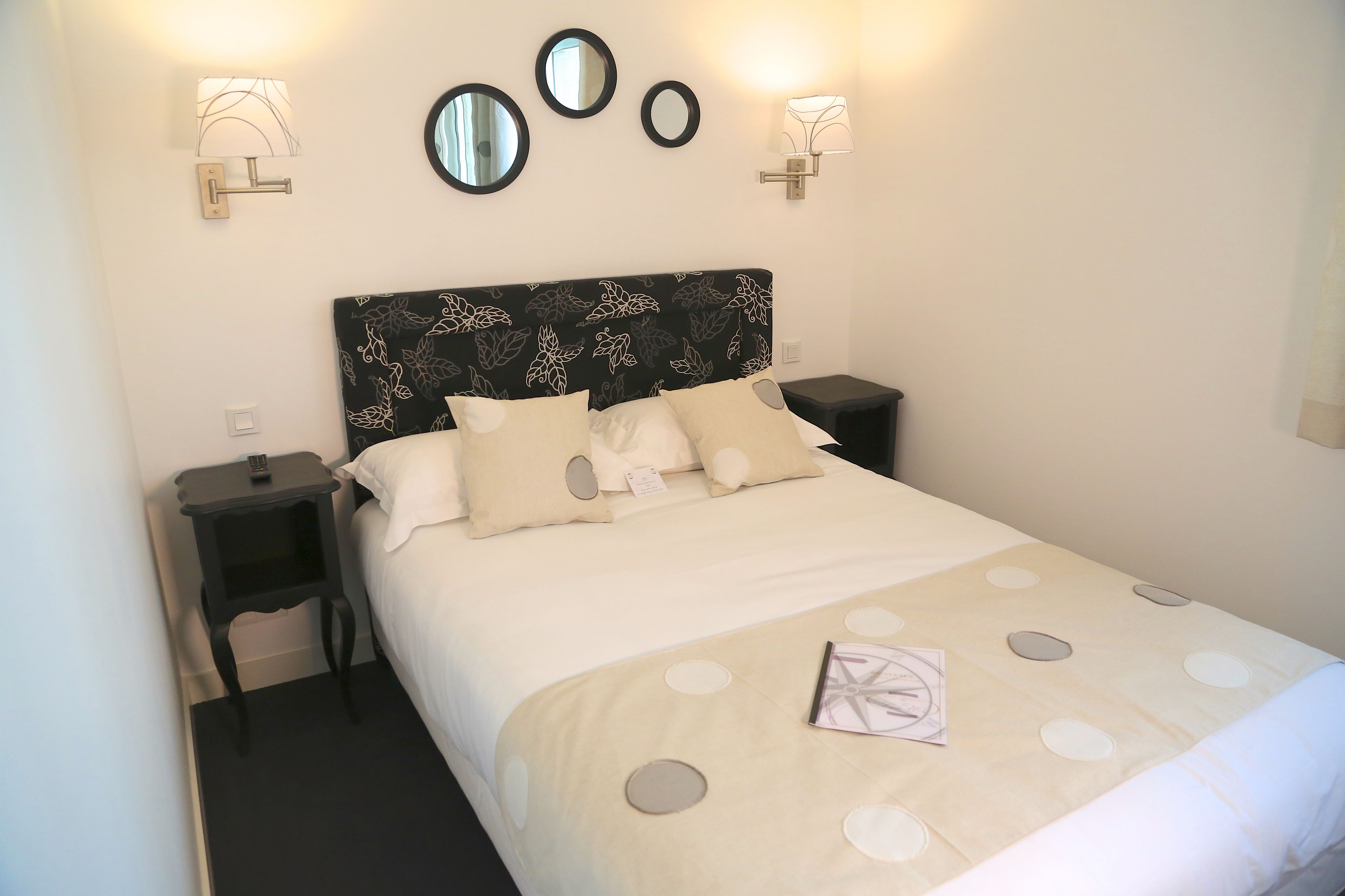 superior double room | premium bedding, down duvets, individually decorated, desk