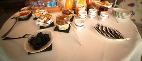 Daily buffet breakfast (EUR 14.00 per person)