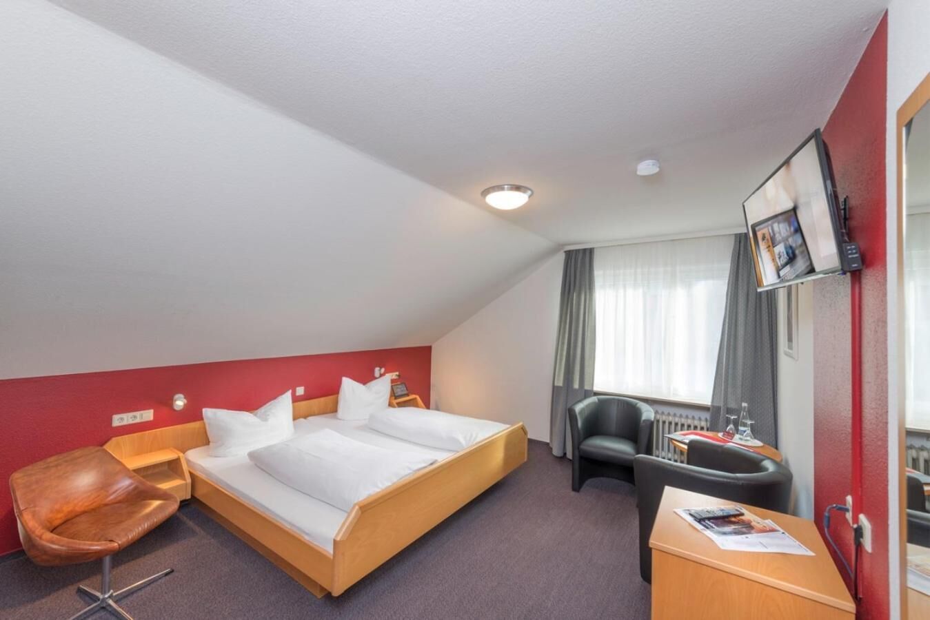 in-room safe, desk, free wifi, bed sheets