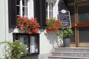 Entrée de l’hébergement