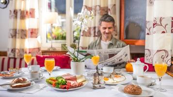 Café da manhã (EUR 12 por pessoa)