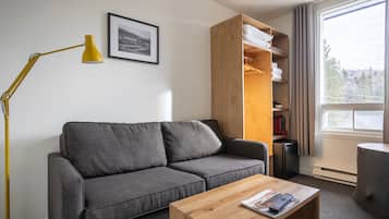 Cortinas blackout, tabla de planchar con plancha y wifi gratis
