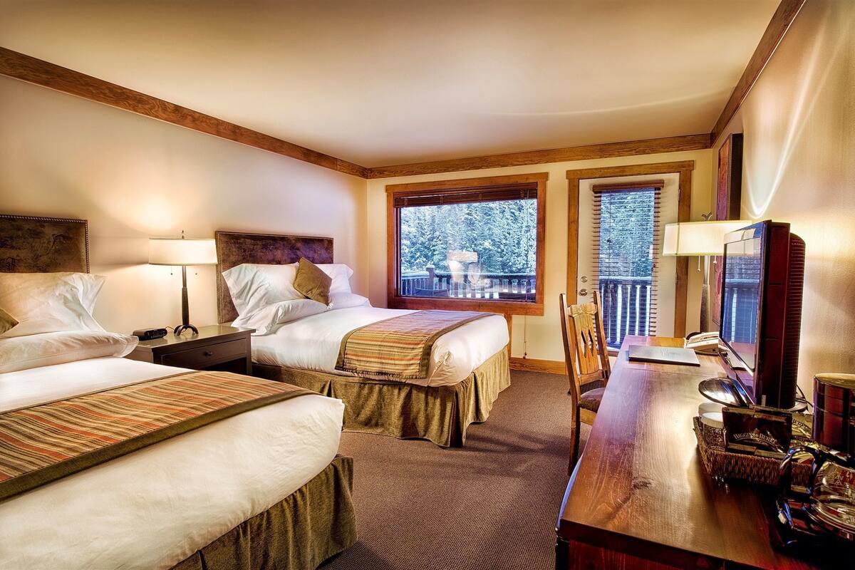 Standard Double Room | Desk, iron/ironing board, rollaway beds (surcharge)