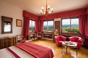 Suíte luxo, 1 quarto, vista para o vale | Roupas de cama premium, individualmente decorados