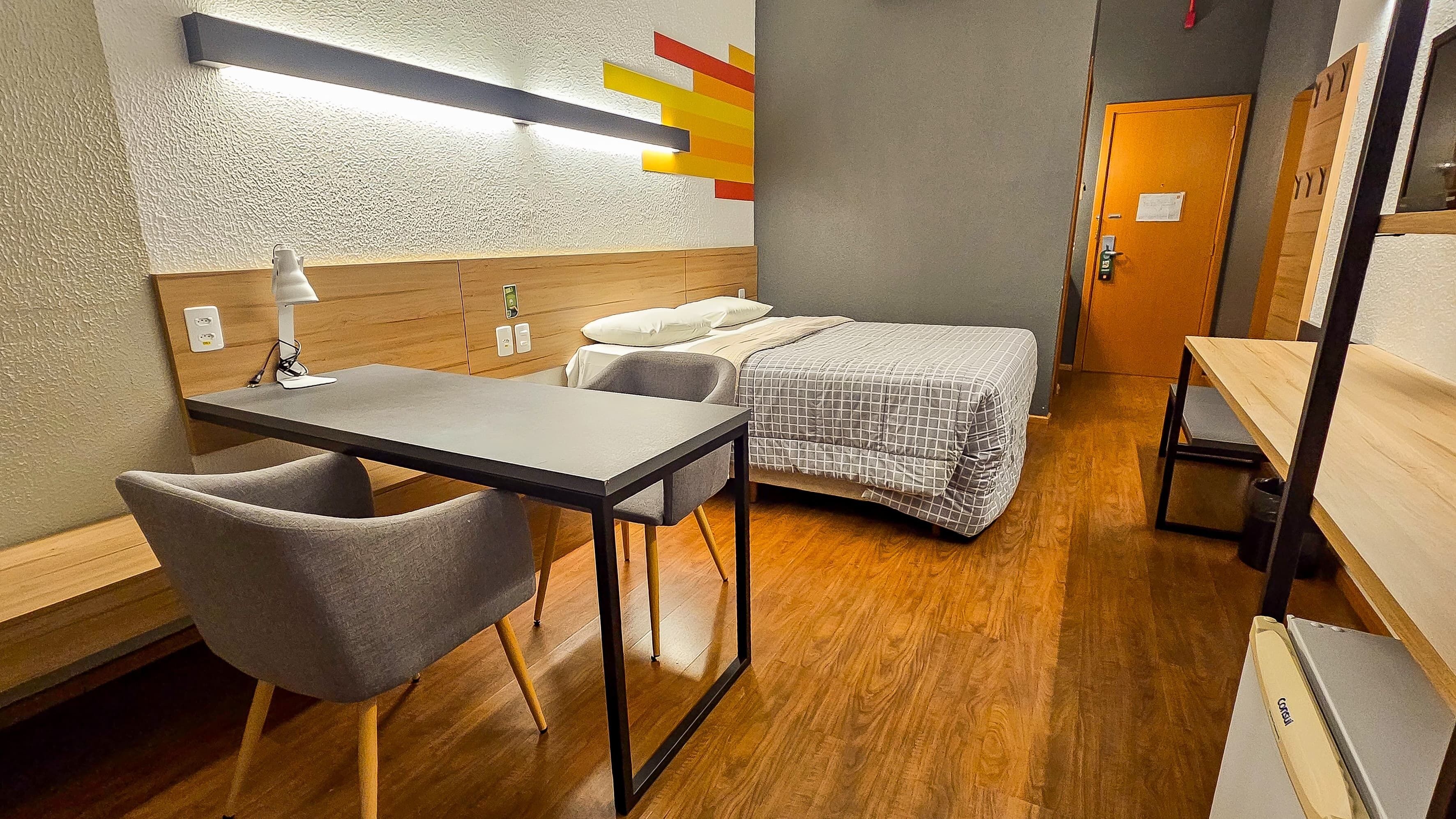 standard room, 1 double bed, accessible | minibar, in-room safe, desk, blackout curtains