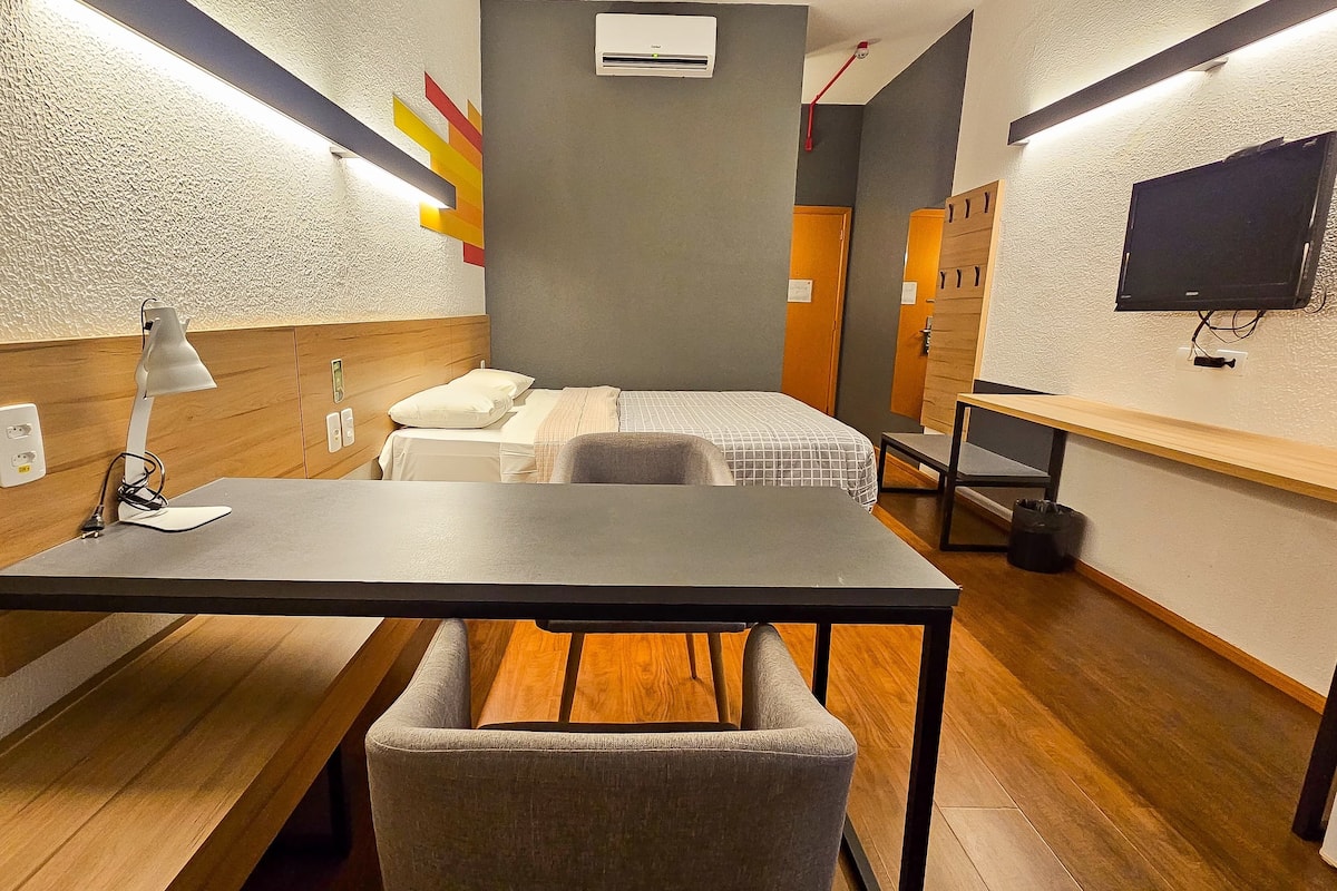 standard room, 1 double bed, accessible | minibar, in-room safe, desk, blackout curtains